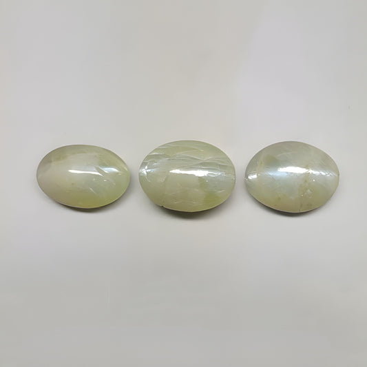 cat's eye cabochon gemstone