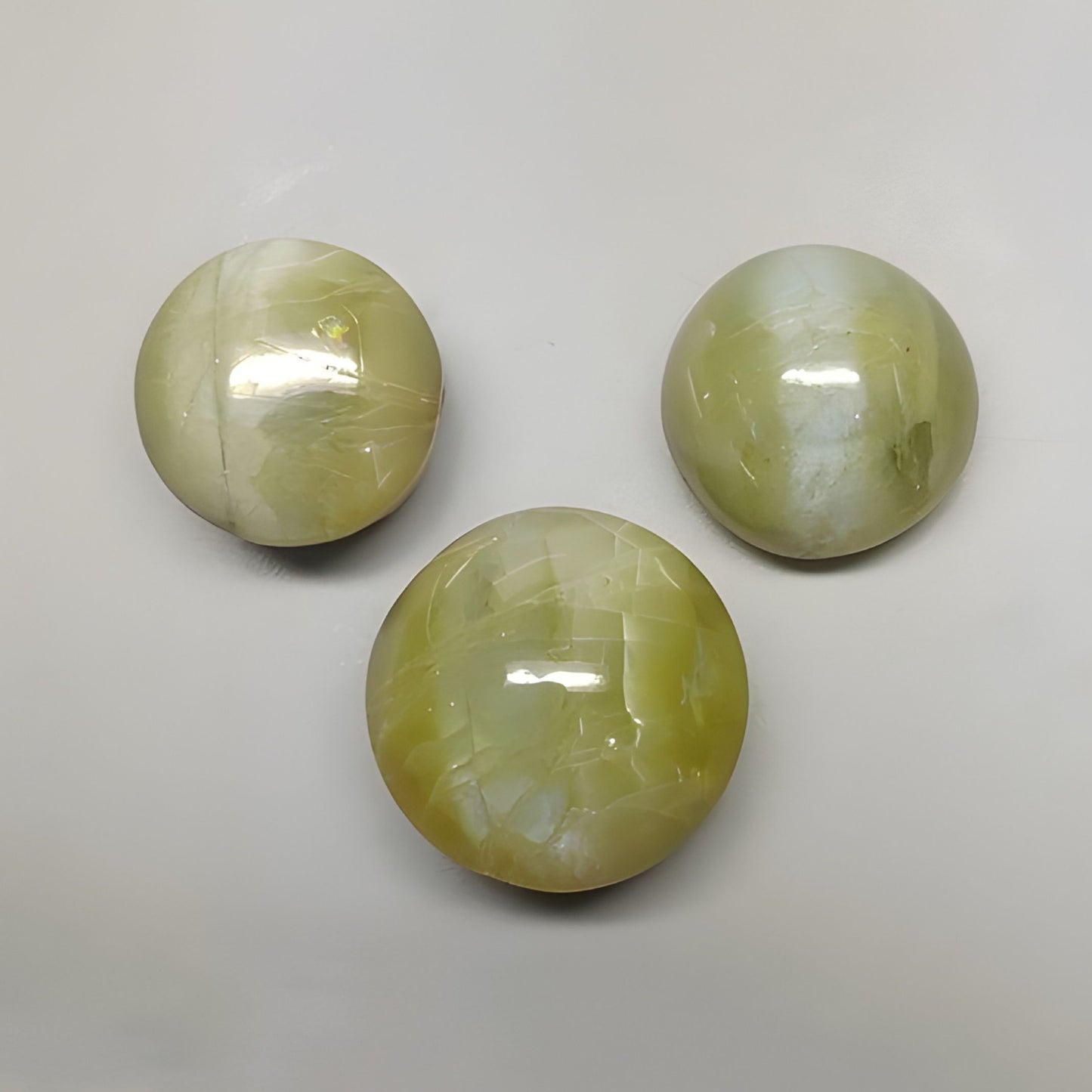 pietra preziosa liscia Occhio di Gatto