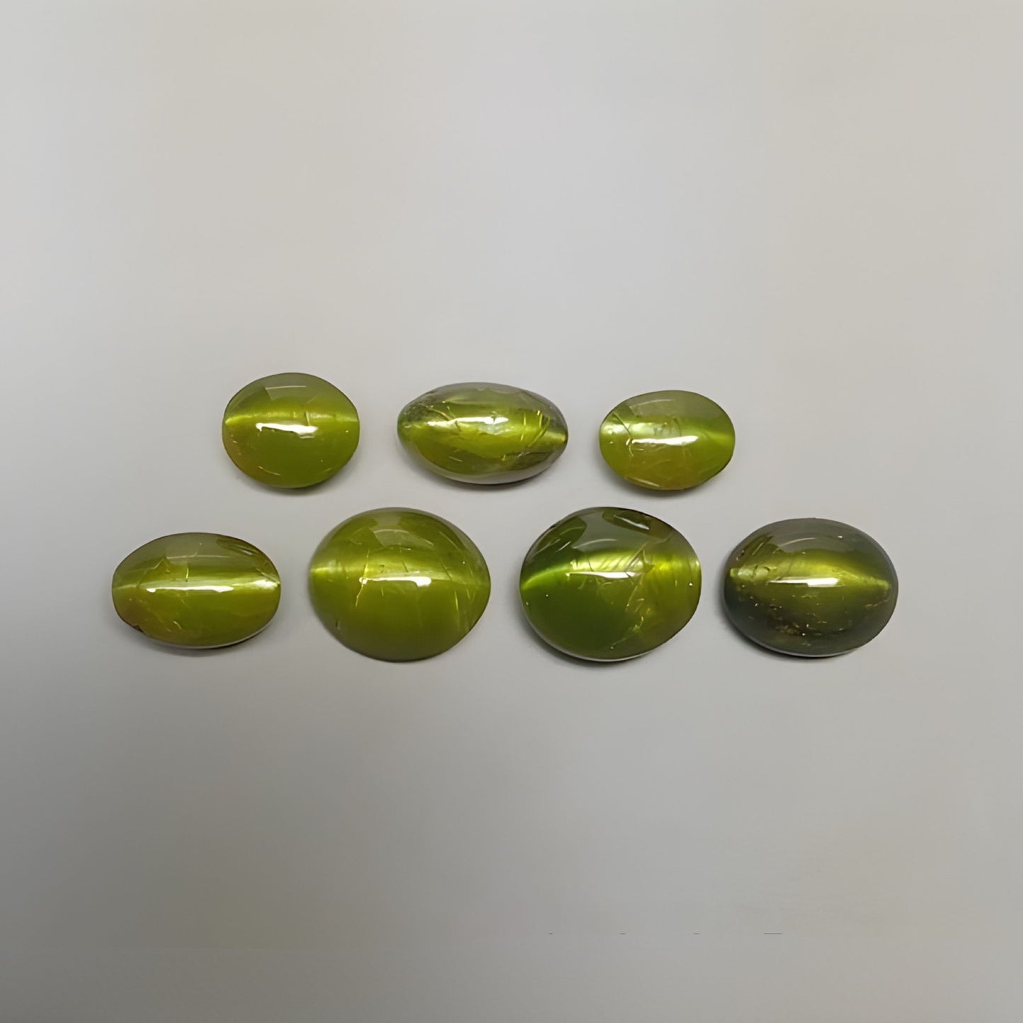 cat's eye cabochon gemstone