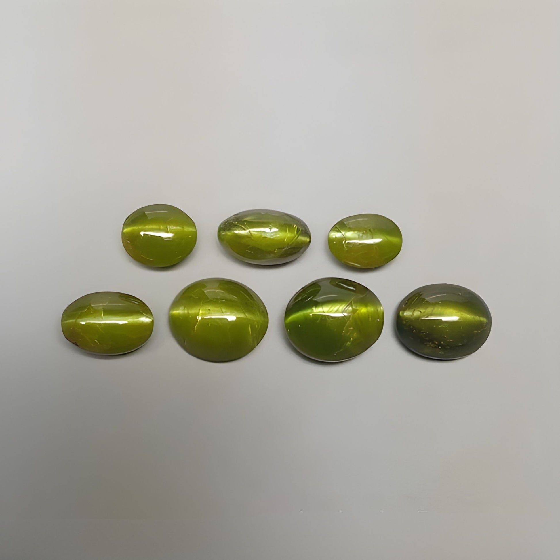 cat's eye cabochon gemstone
