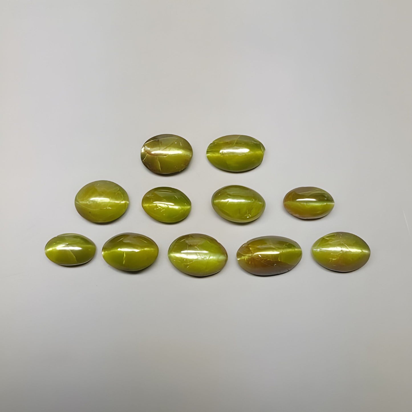 cat's eye cabochon gemstone