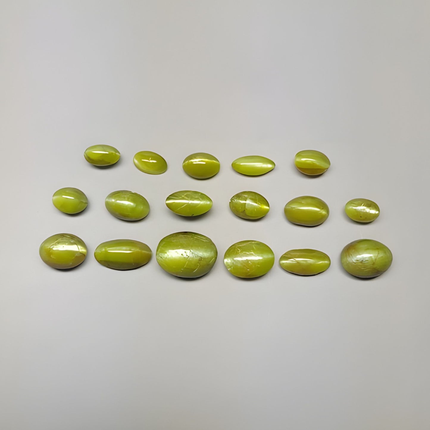 cat's eye cabochon gemstone