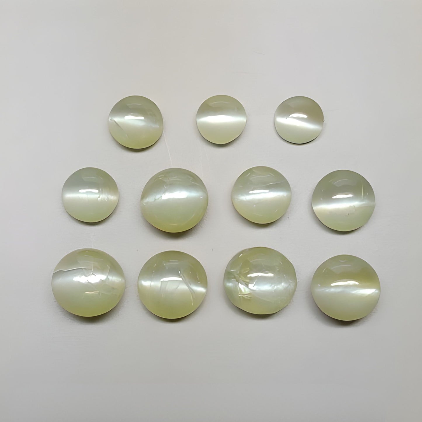 cat's eye cabochon gemstone
