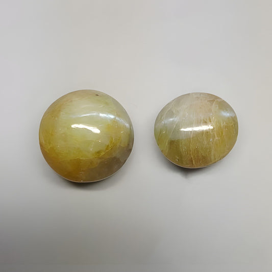 cat's eye cabochon gemstone
