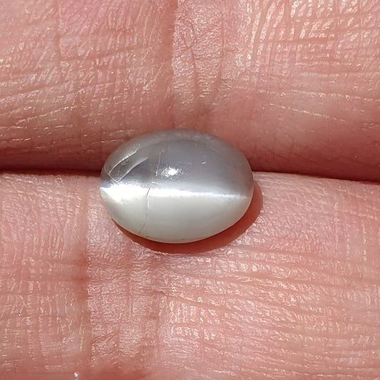 cat's eye cabochon gemstone