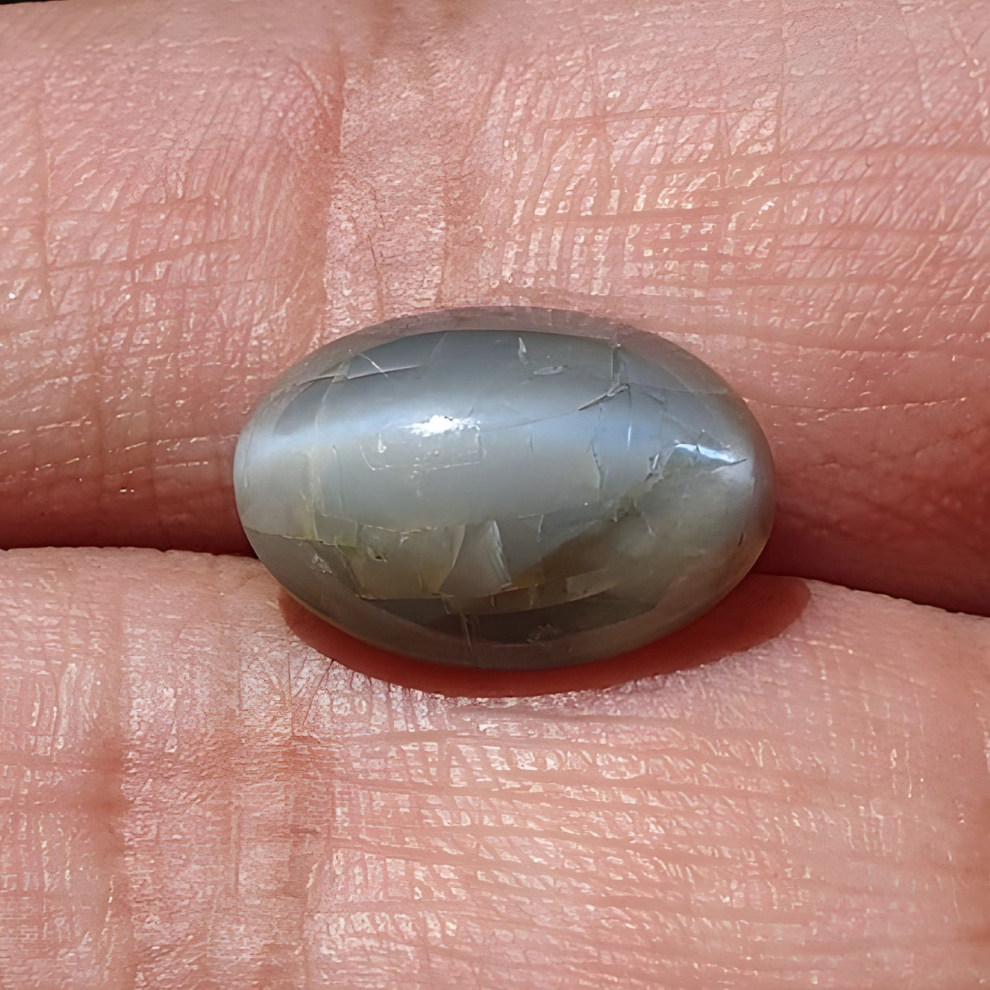 cat's eye cabochon gemstone