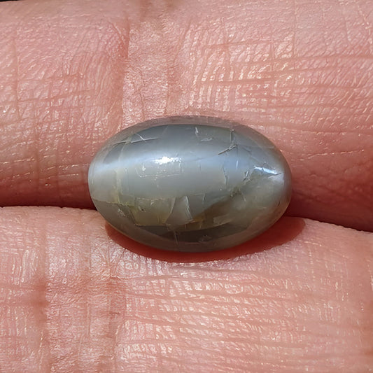 cat's eye cabochon gemstone