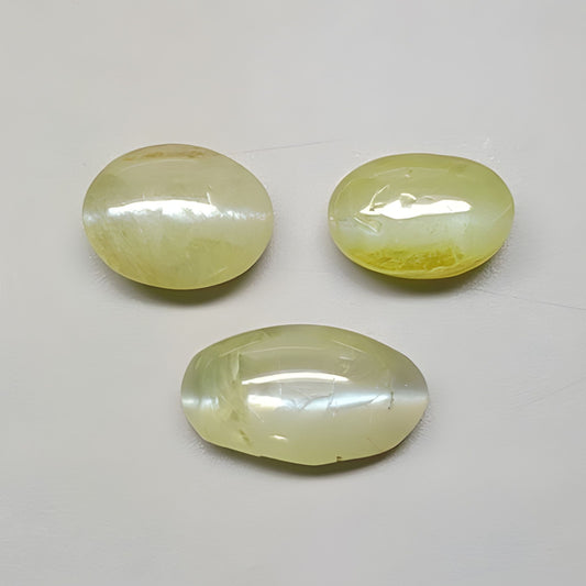 Cat's Eye cabochon gemstone