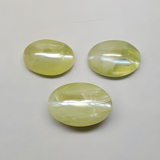 cat's eye cabochon gemstone