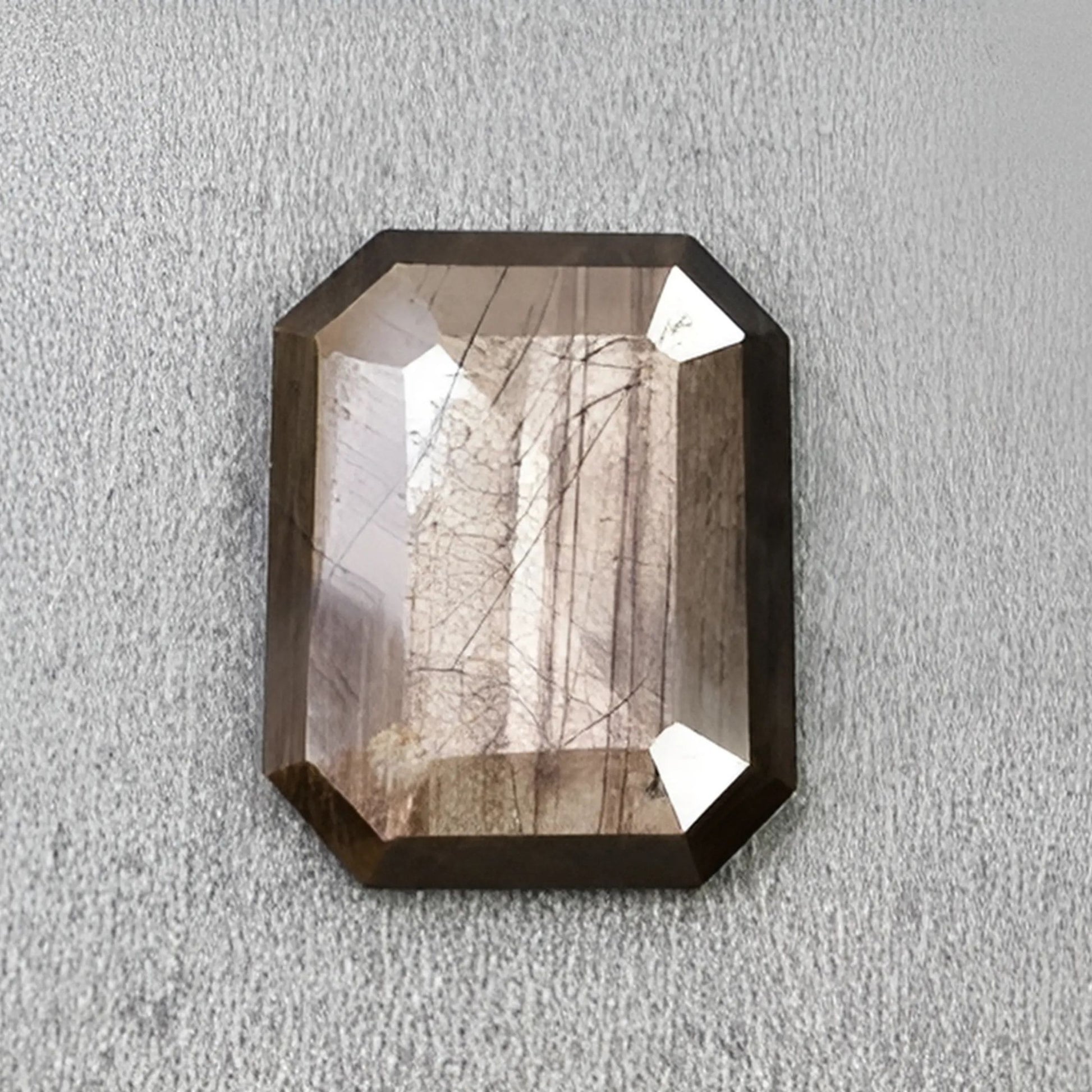 チョコレートサファイア六角形ファセットカット