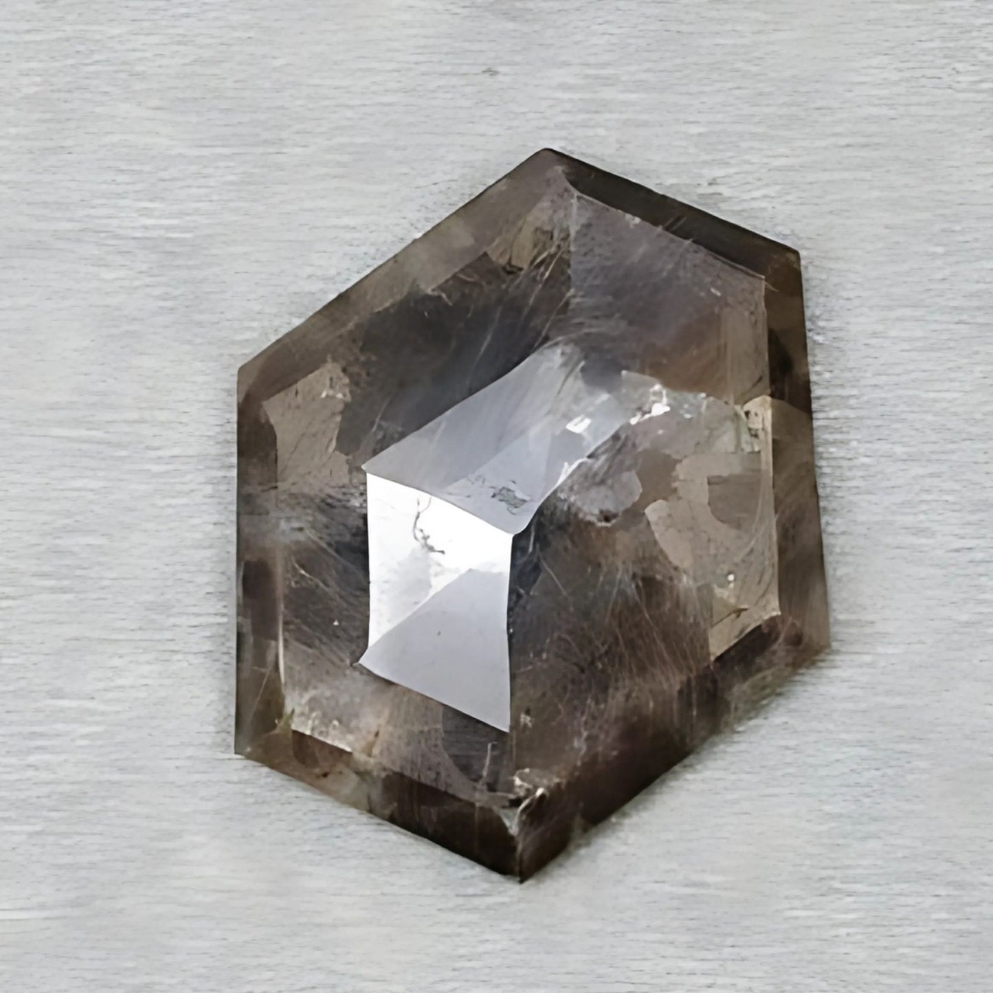 saphir chocolat taille fantaisie à facettes