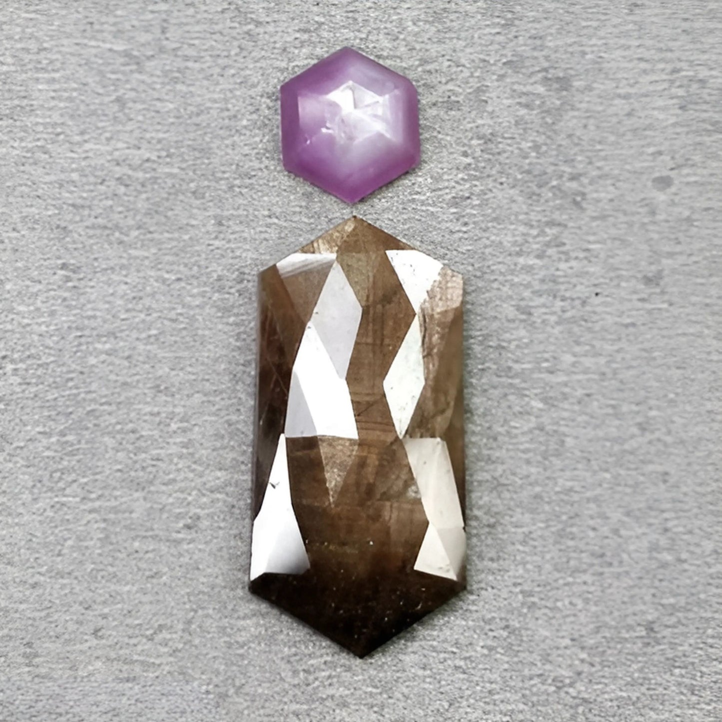 チョコレートサファイア ヘキサゴンローズカット