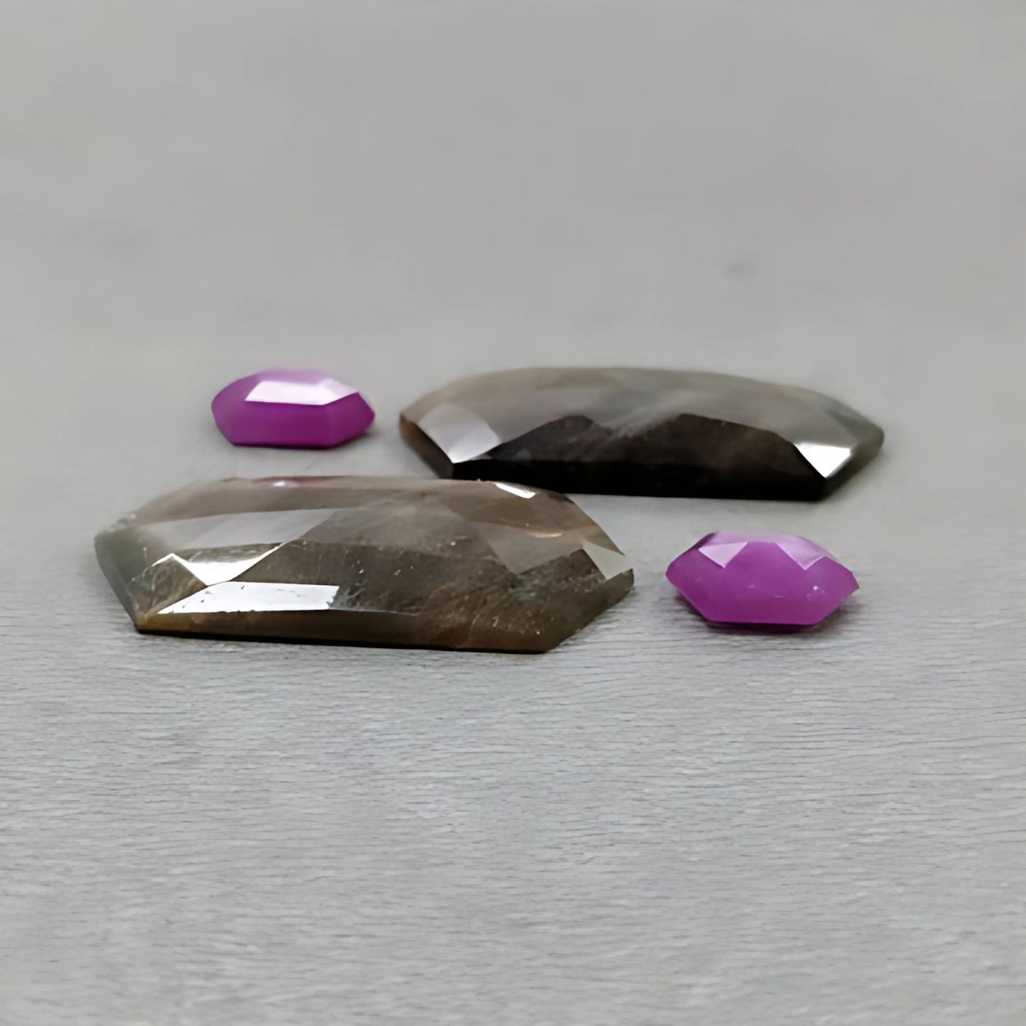 zaffiro cioccolato taglio esagonale rosa