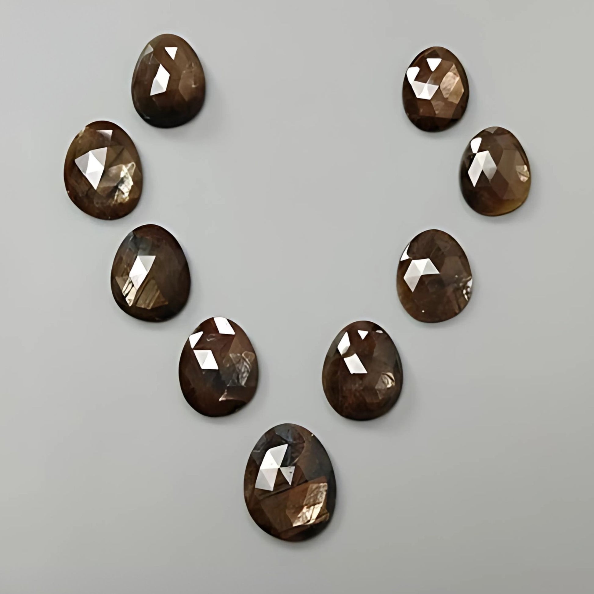 チョコレートサファイア エッグシェイプ ローズカット