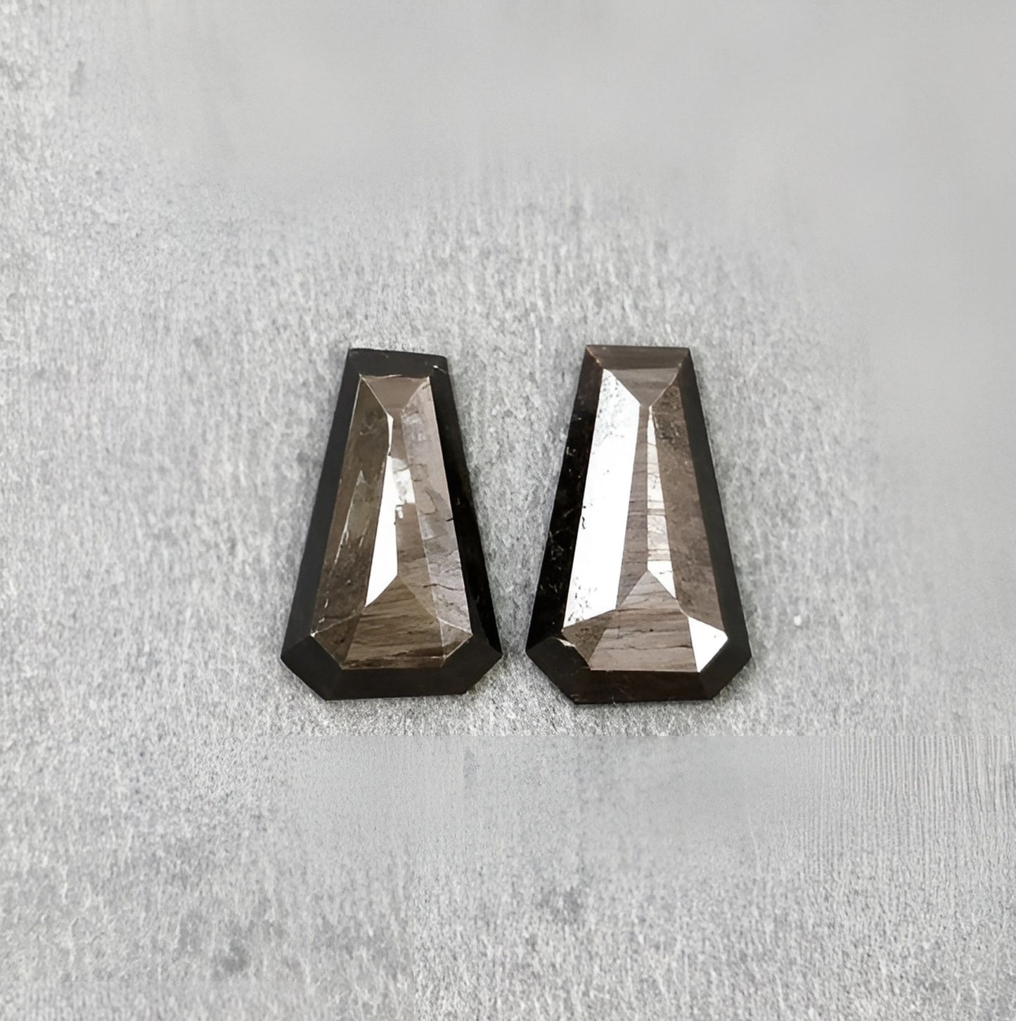 チョコレートサファイアファンシーステップカット