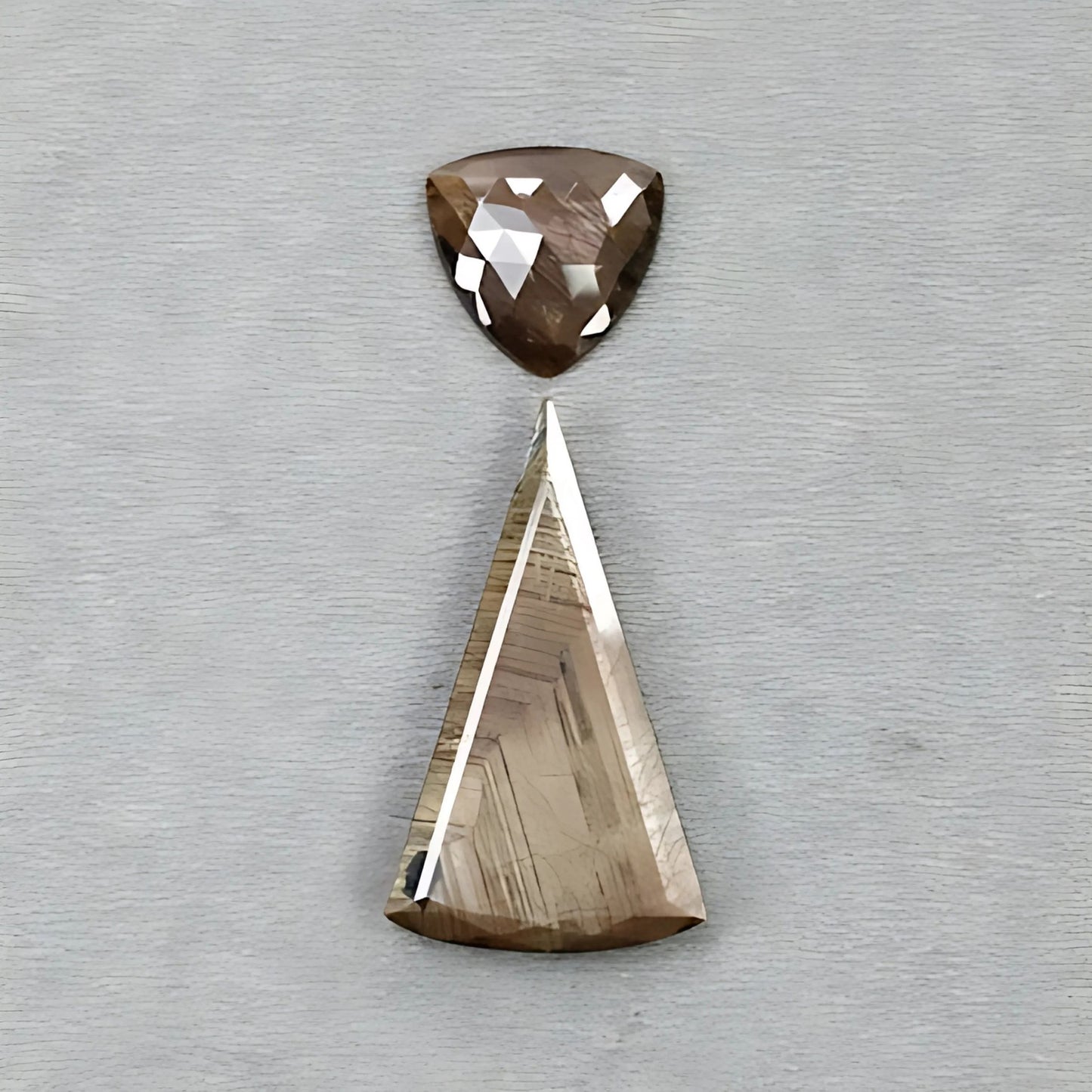 حجر الميلاد لشهر سبتمبر