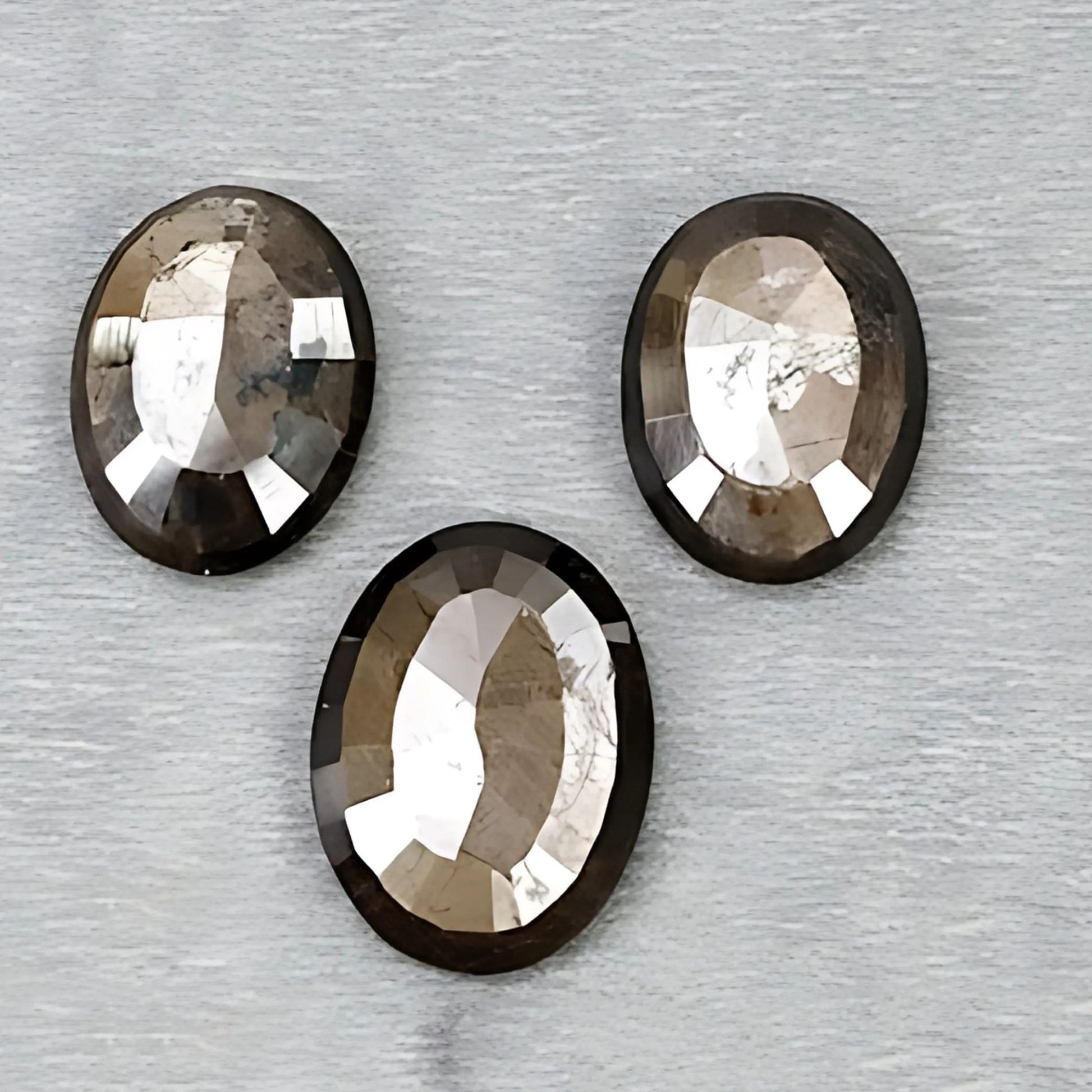 saphir chocolat taille ovale à facettes