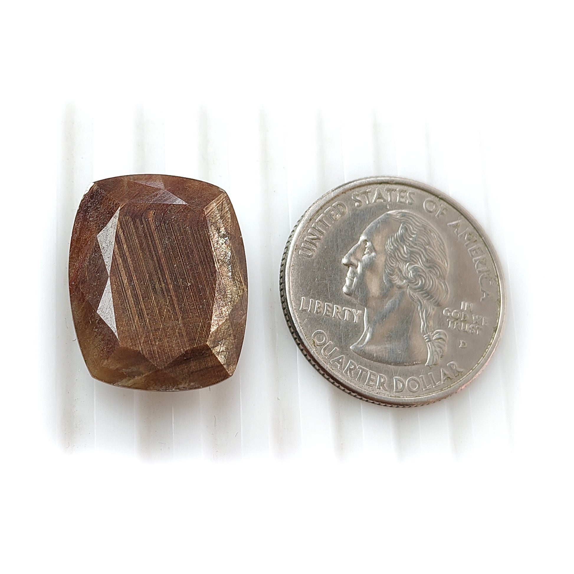 ゴールデンチョコレートサファイアファンシーファセットカット