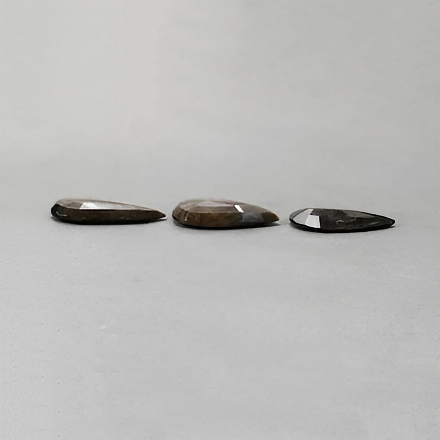 saphir naturel taille facettée