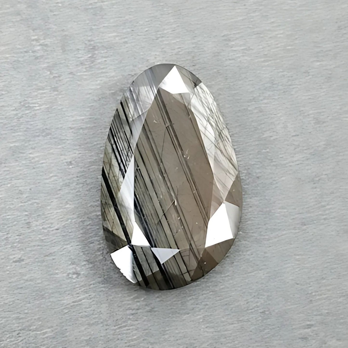 宝飾品用のサファイア