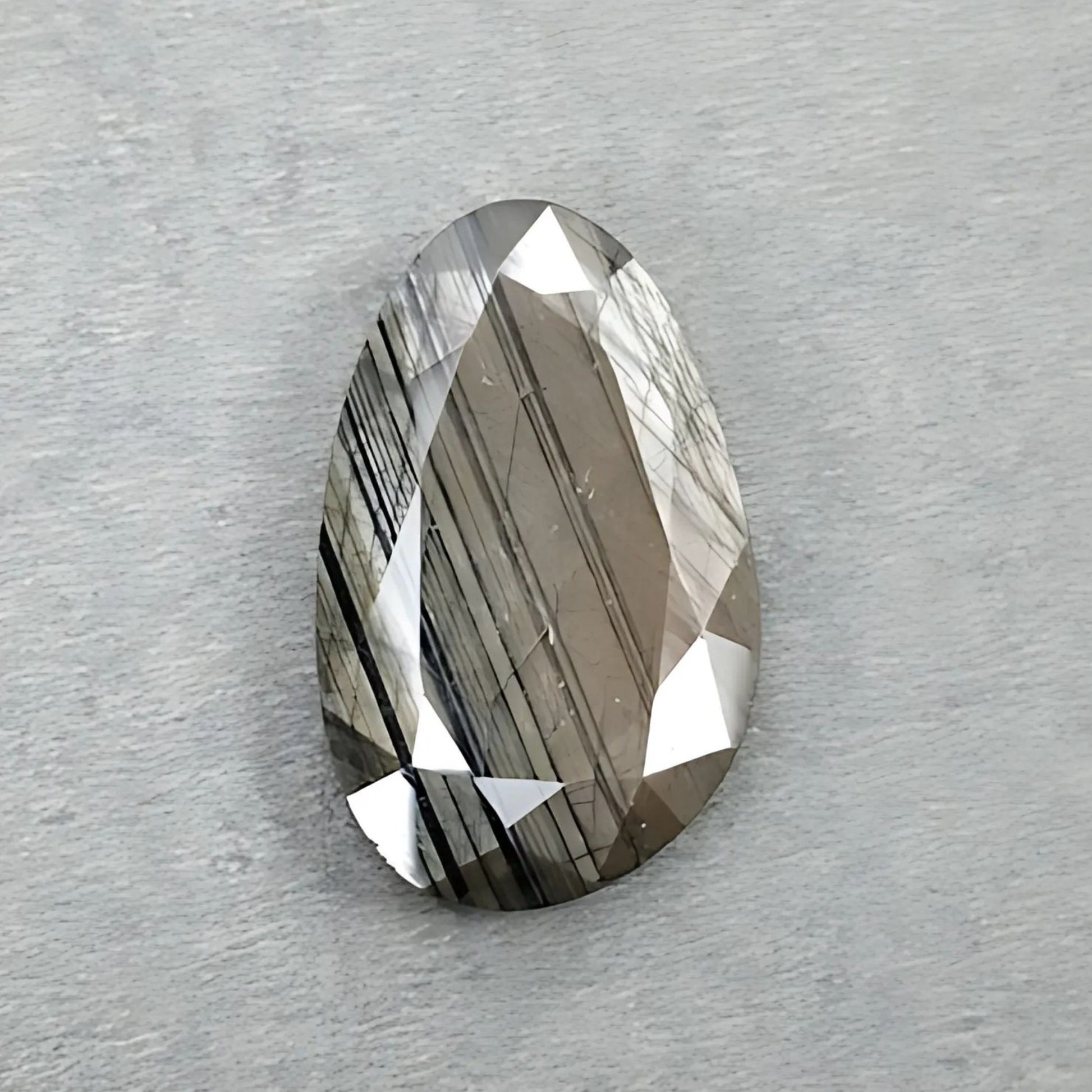 宝飾品用のサファイア