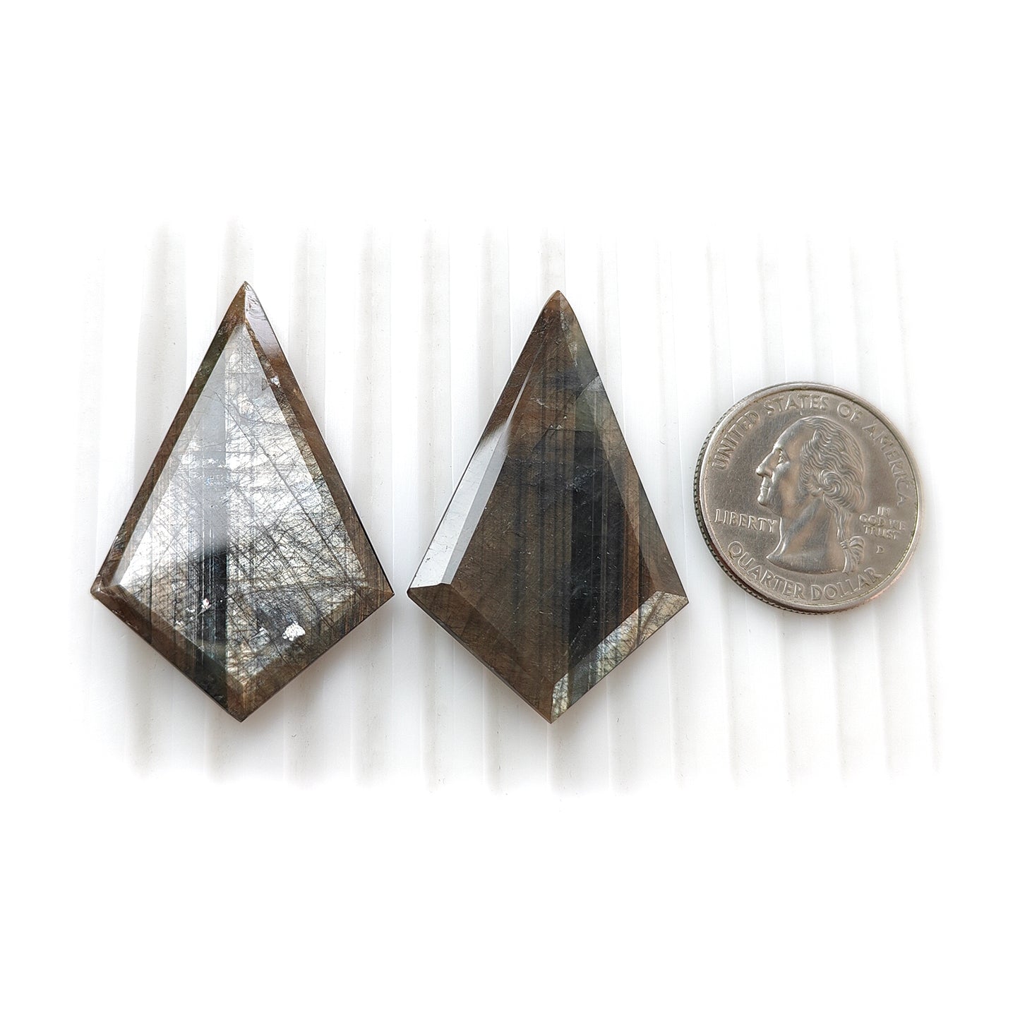 zaffiro cioccolato dorato taglio sfaccettato fantasia