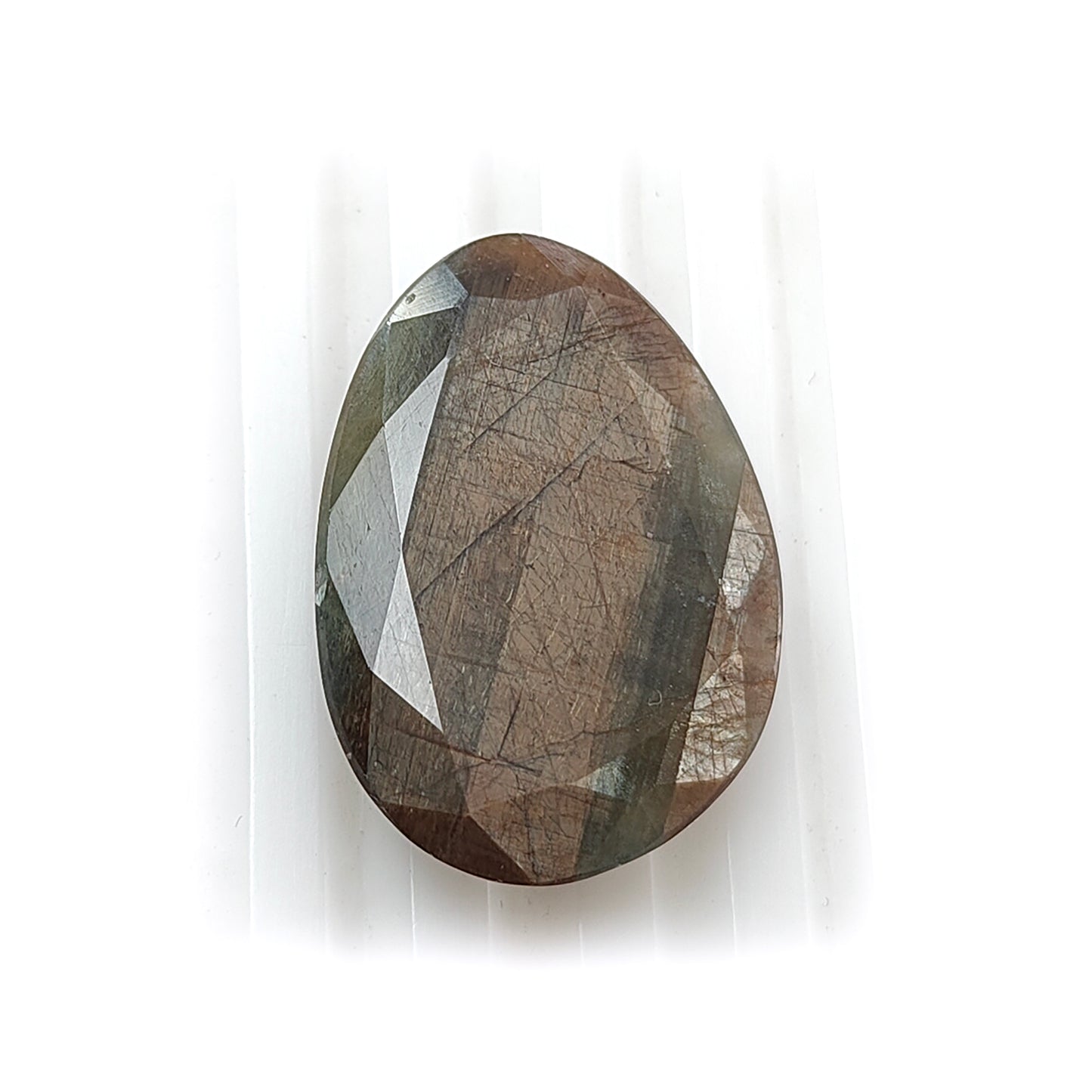 chocolate sapphire fancy faceted cut