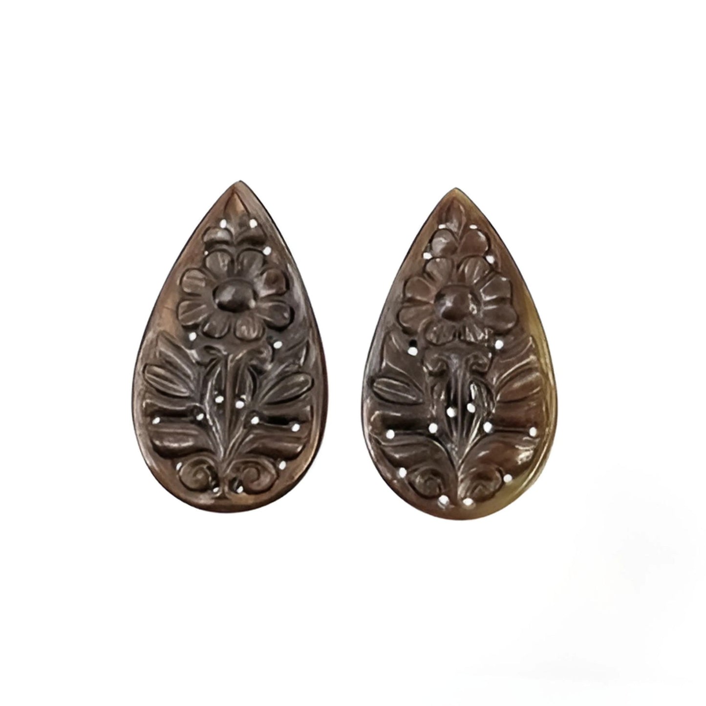 chocolate sapphire pear carving