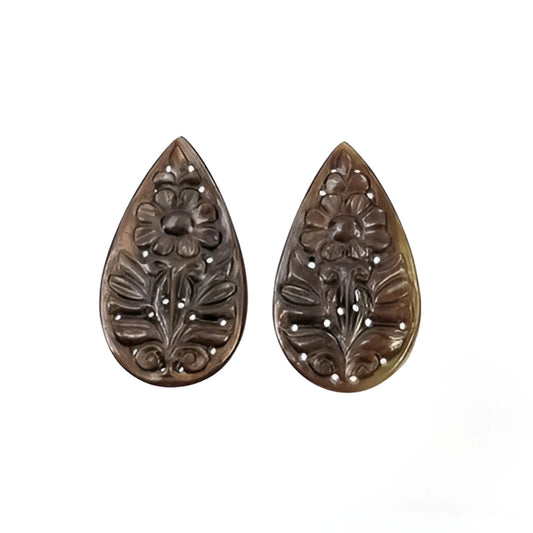 chocolate sapphire pear carving