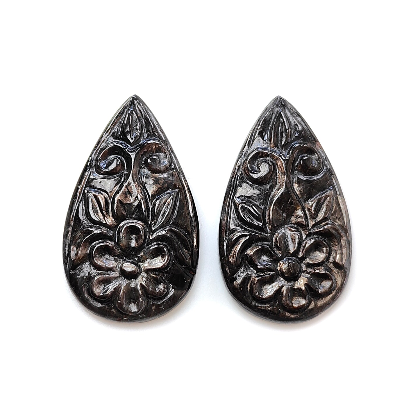 golden chocolate sapphire pear carving