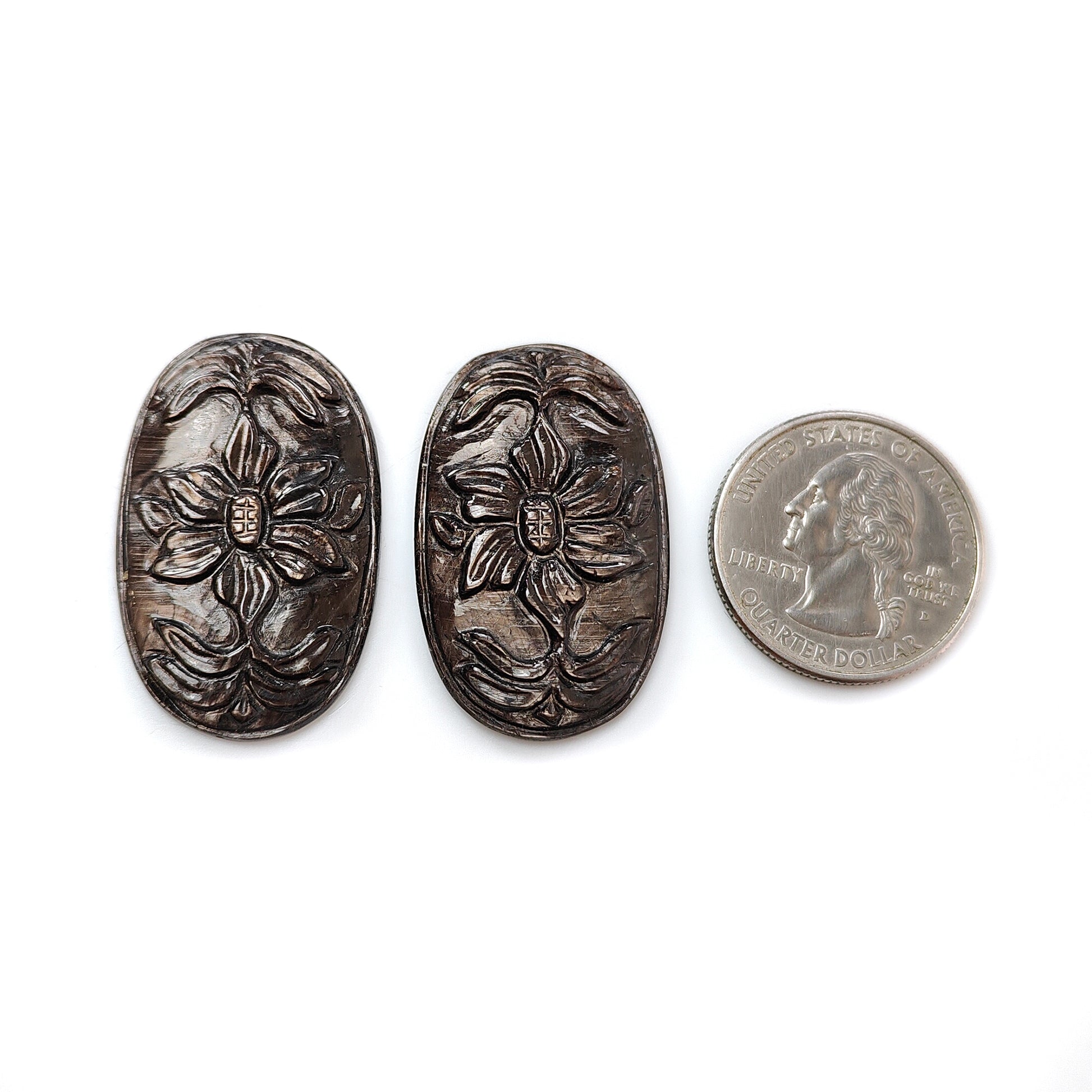 نحت بيضاوي من حجر الياقوت الشوكولاتة الذهبي