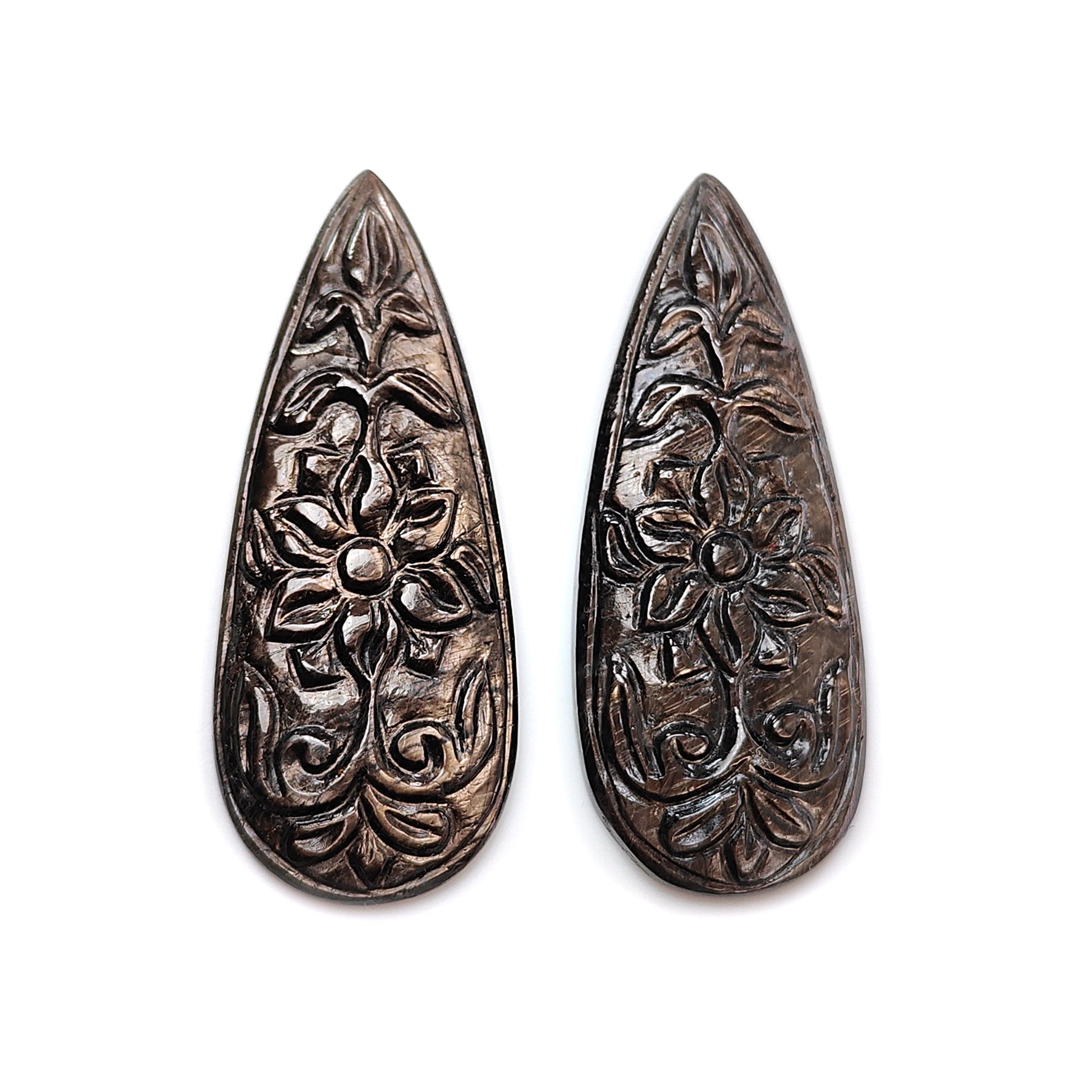 golden chocolate sapphire pear carving