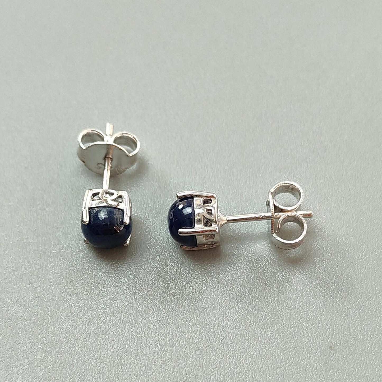 Blue Sapphire Plain Silver Earring: 2.00gms Natural Untreated Sapphire Round 925 Sterling Silver Prong Set Push Back Stud Earring 0.75"