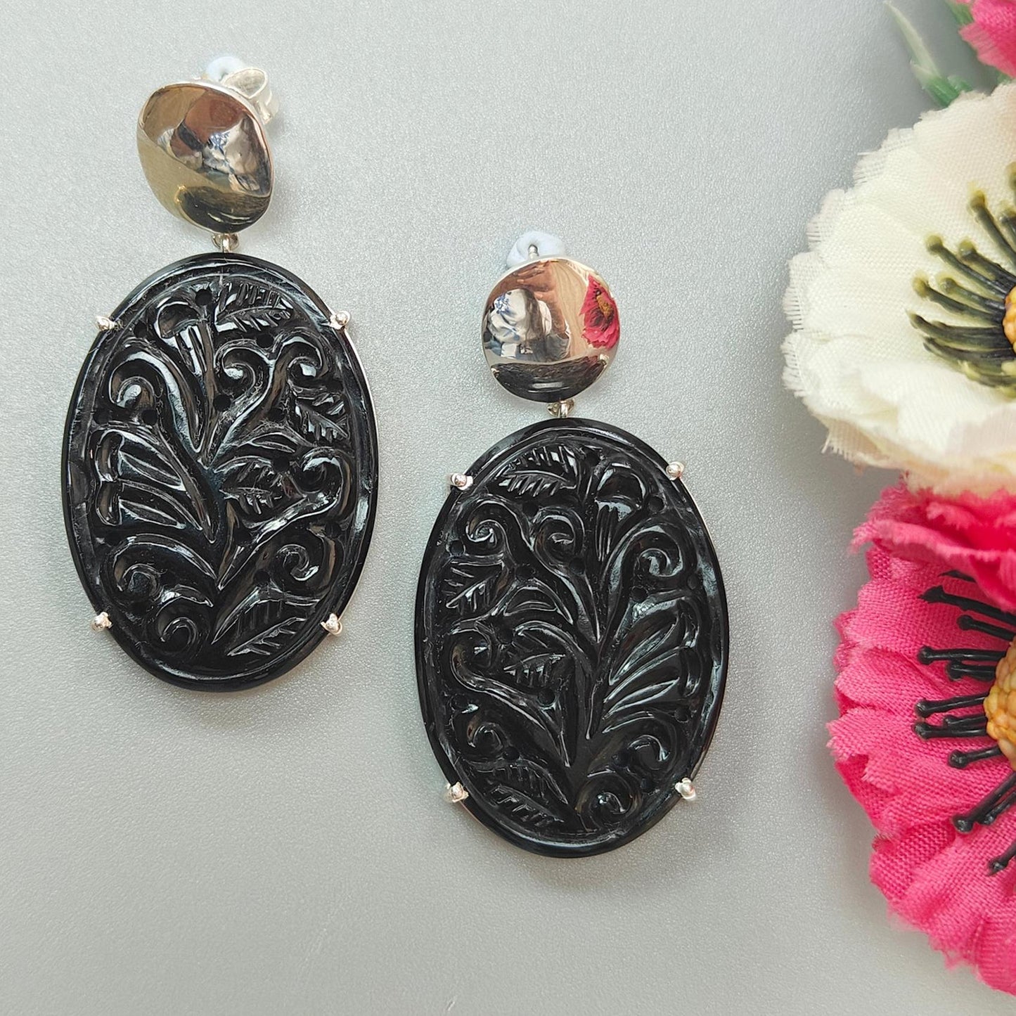 Black Onyx Carving Silver Earring: 16.36gms Natural Onyx Gemstone Oval Shape Hand Carved 925 Sterling Silver Prong Set Stud Push Back Earring 2.00"