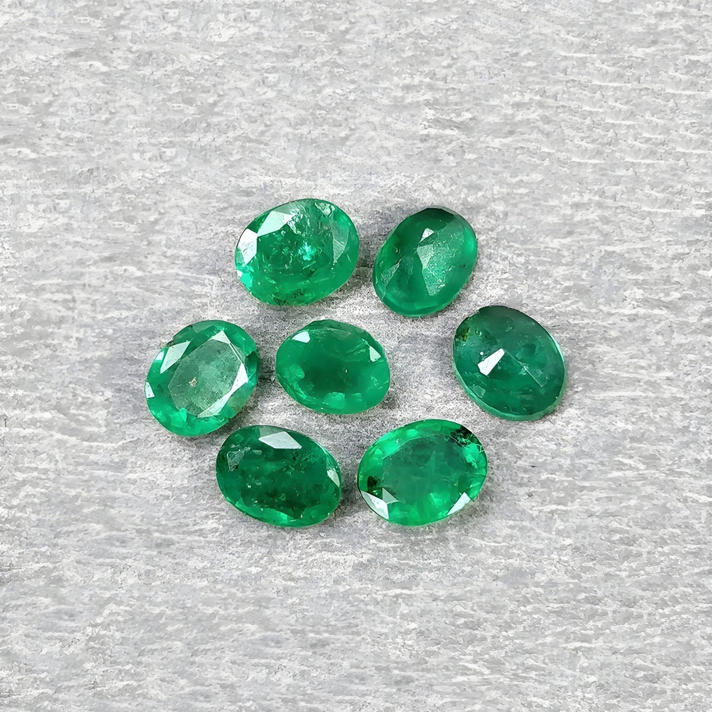 エメラルドの宝石