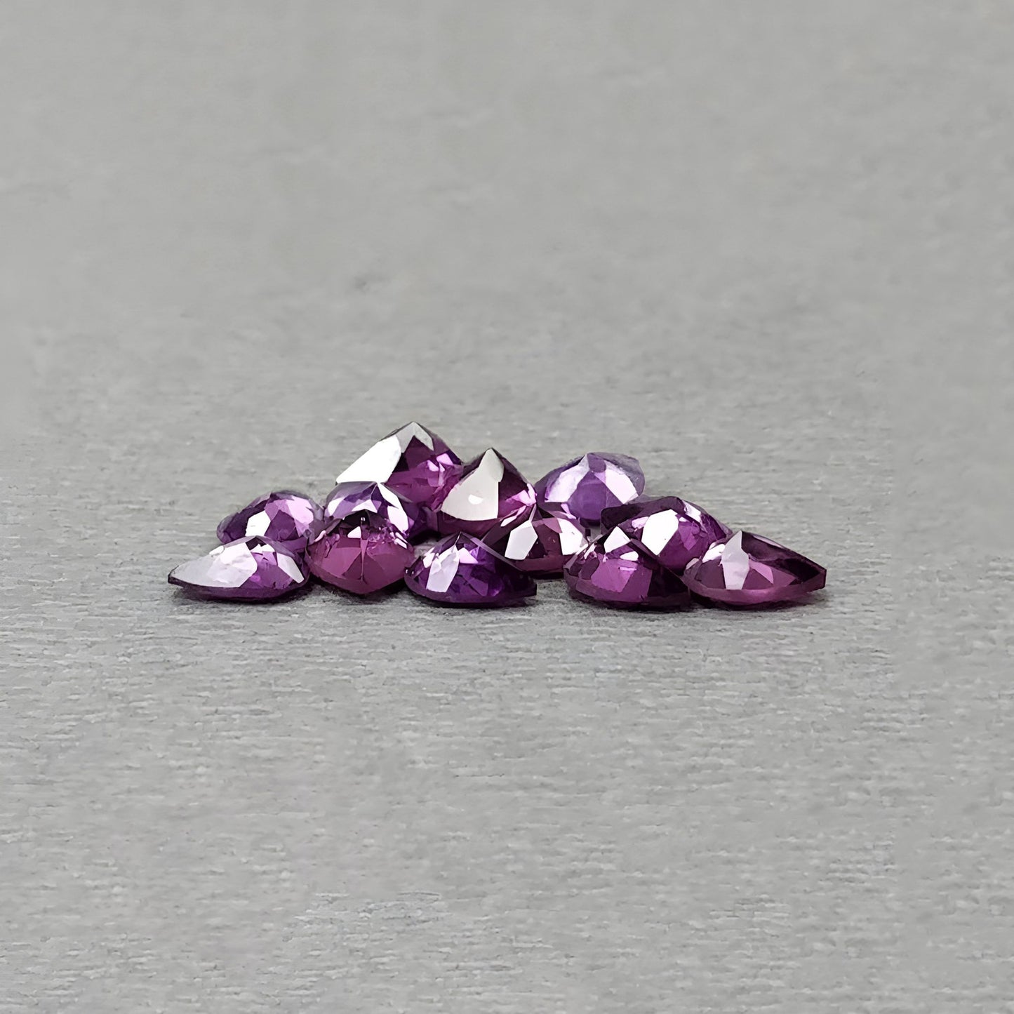 pietra preziosa granato