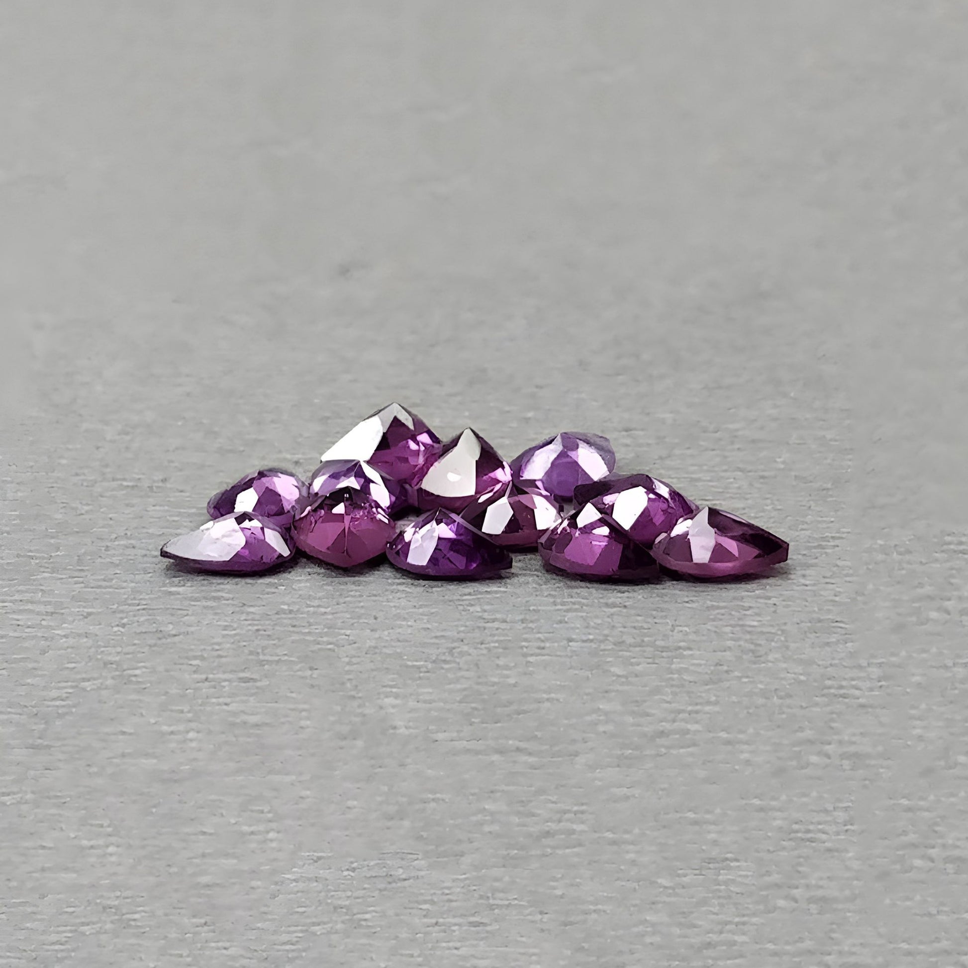 pietra preziosa granato