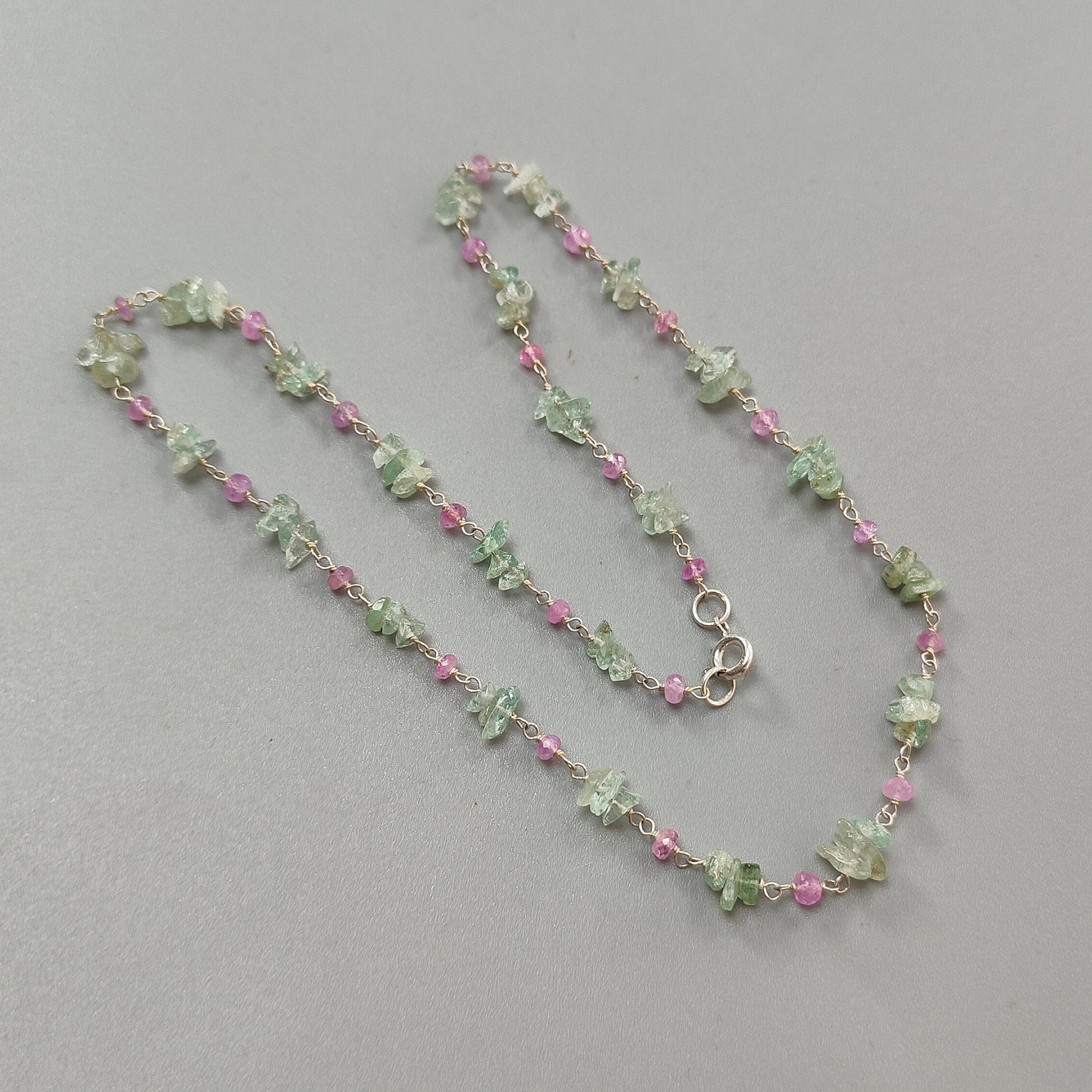 Collana con perle di zaffiro rosa