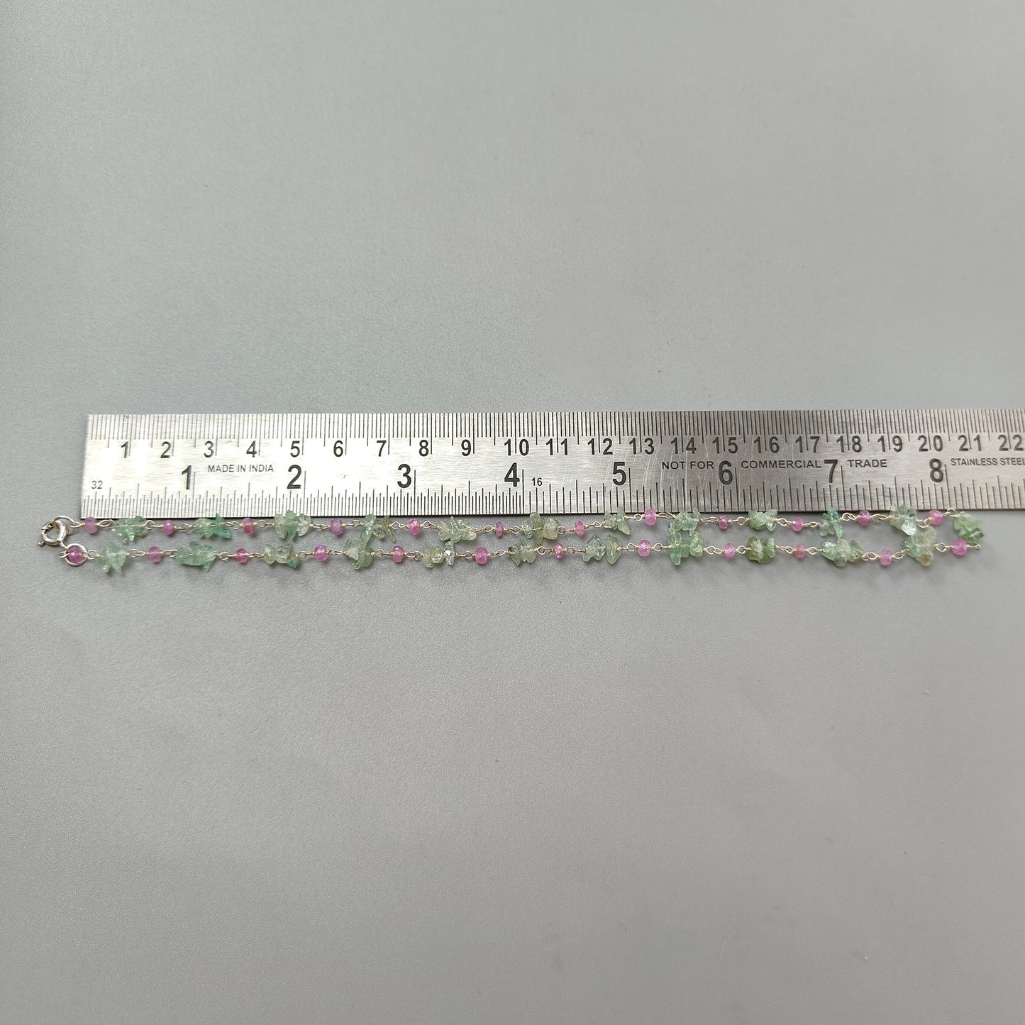 Намисто з смарагдових та рожевих сапфірових намистин