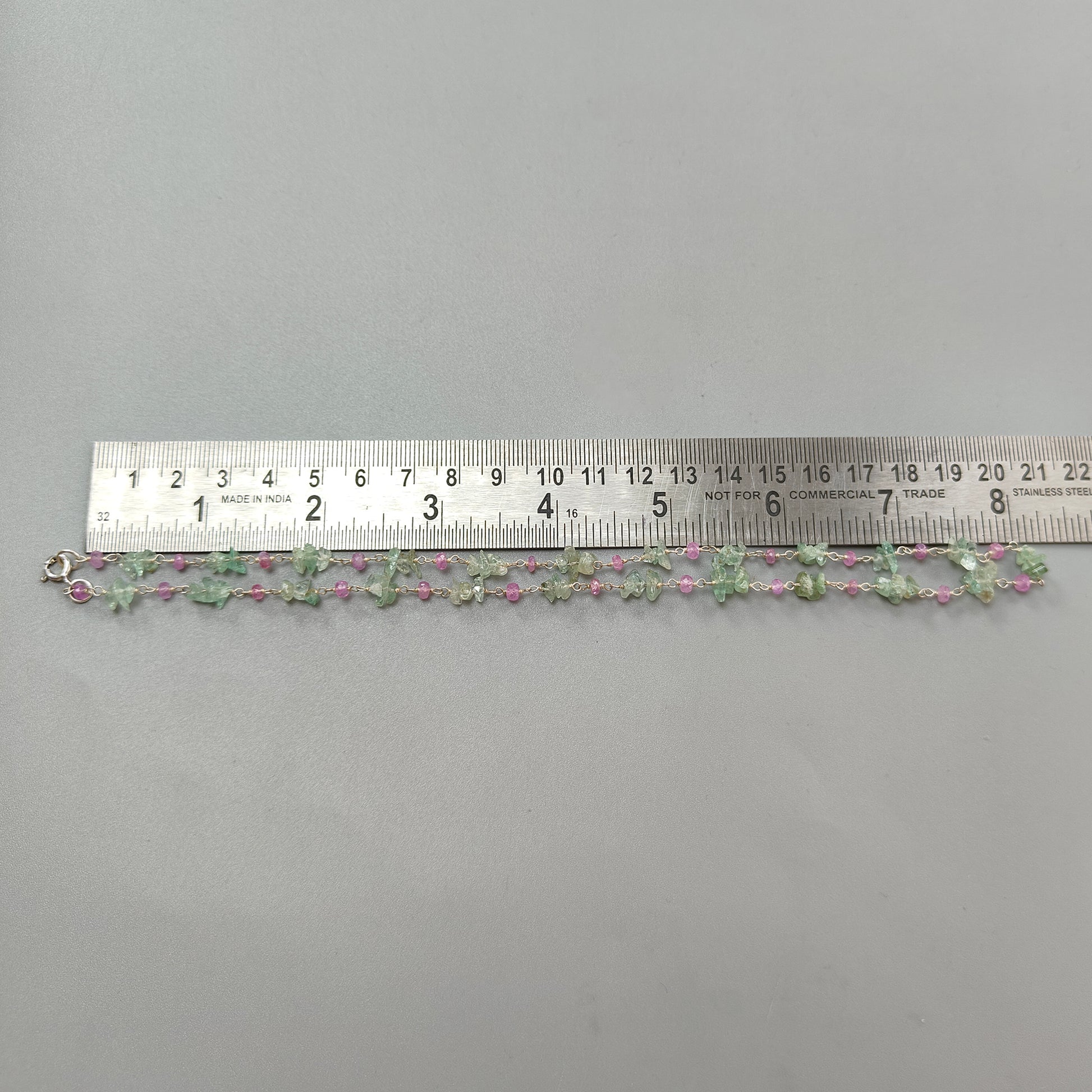 Намисто з смарагдових та рожевих сапфірових намистин