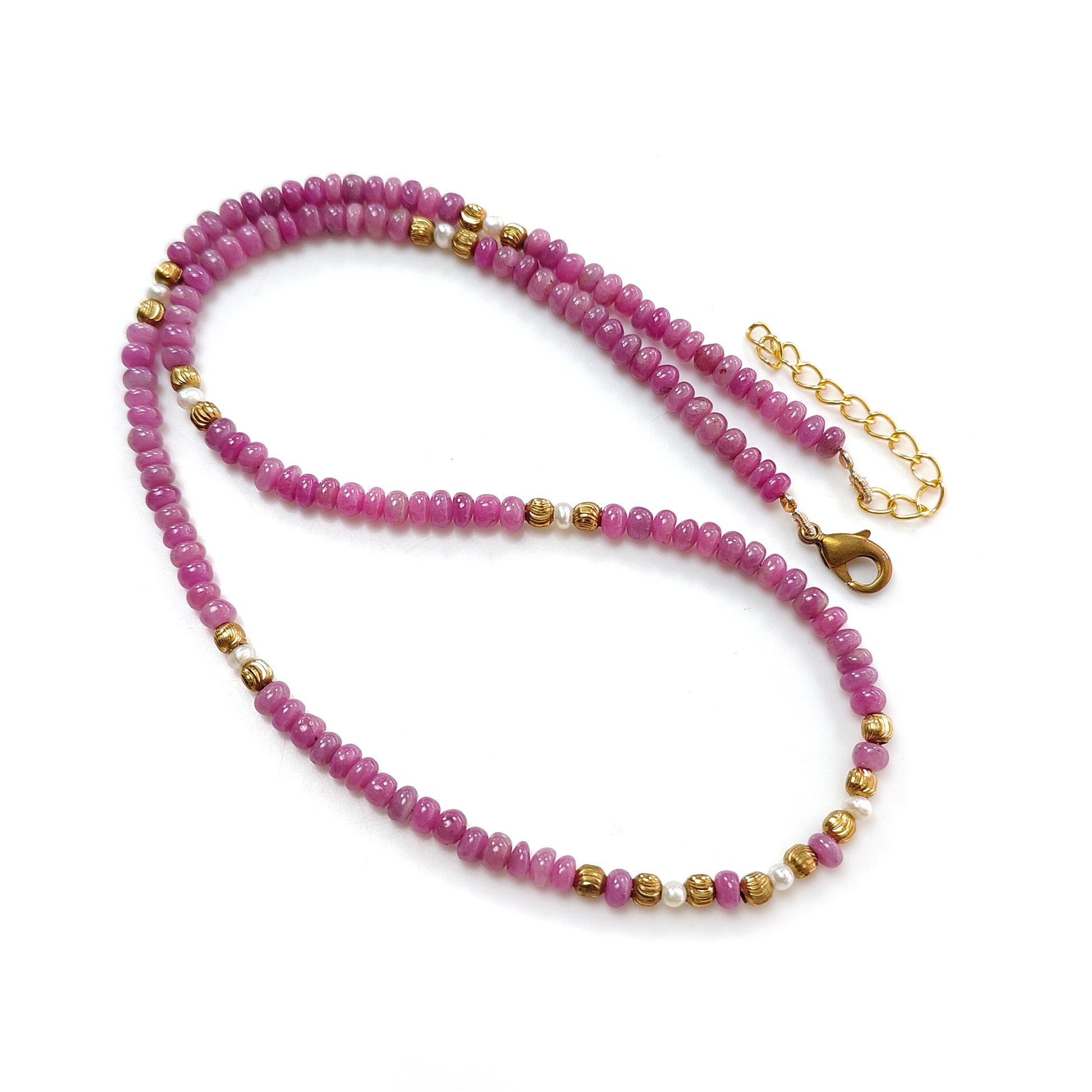 قلادة من النحاس الوردي