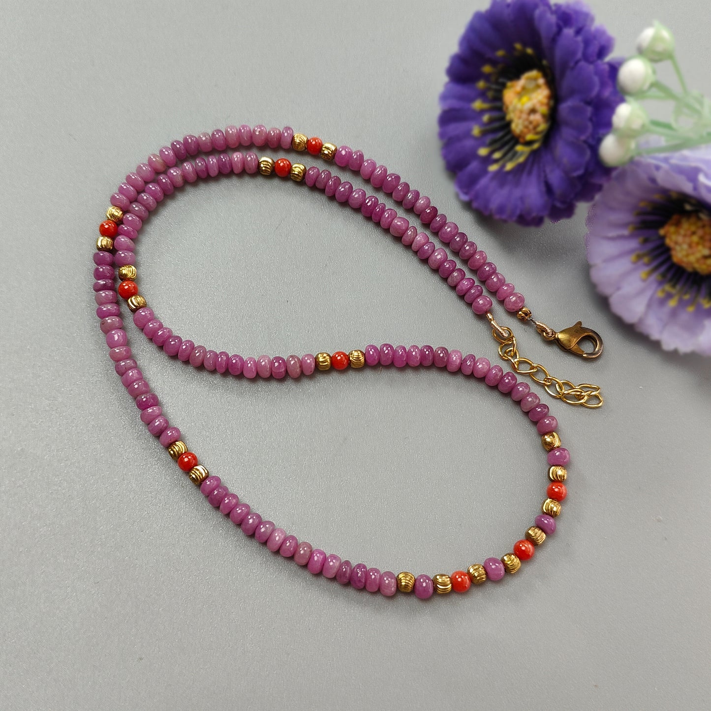 روبي قلادة من النحاس