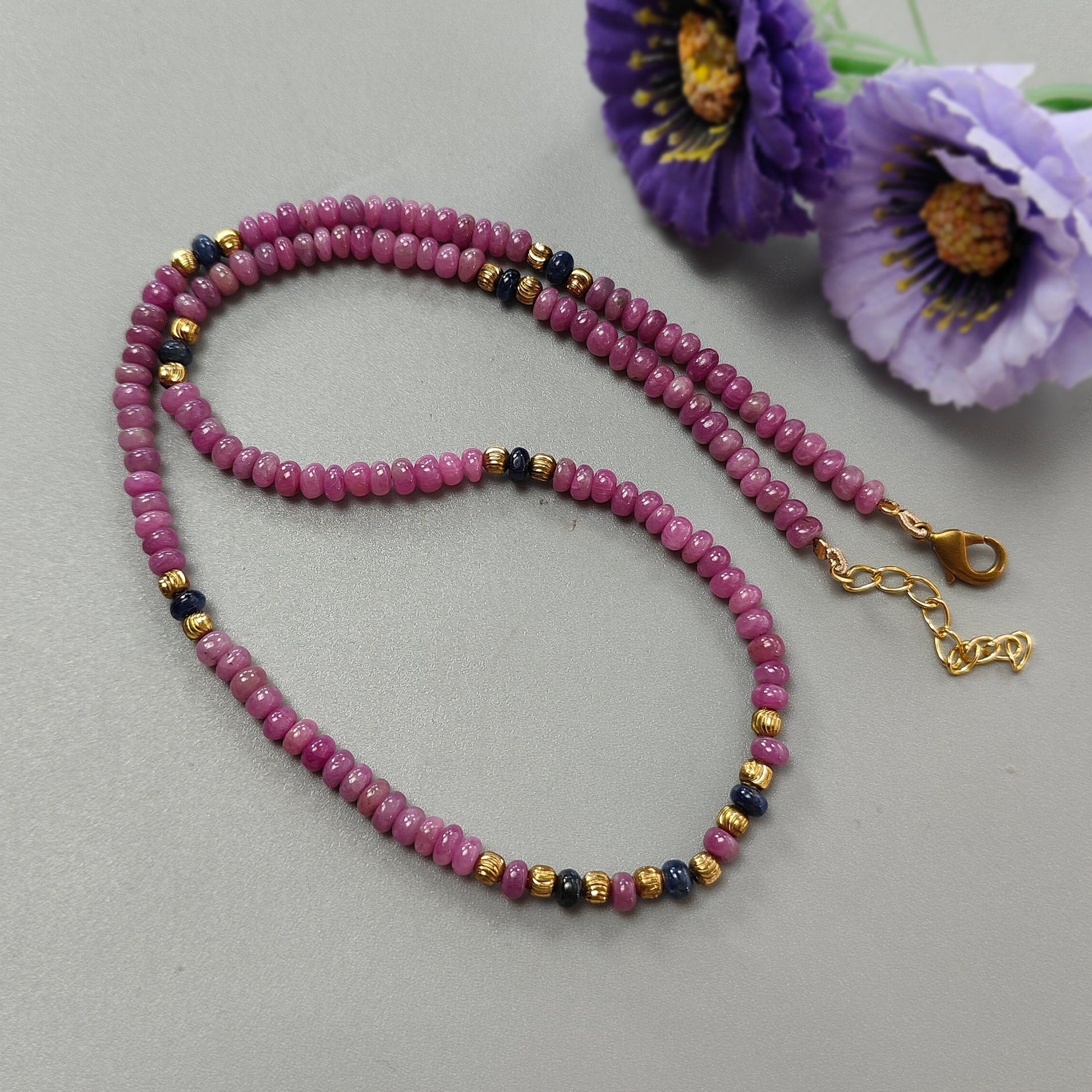 روبي قلادة من النحاس