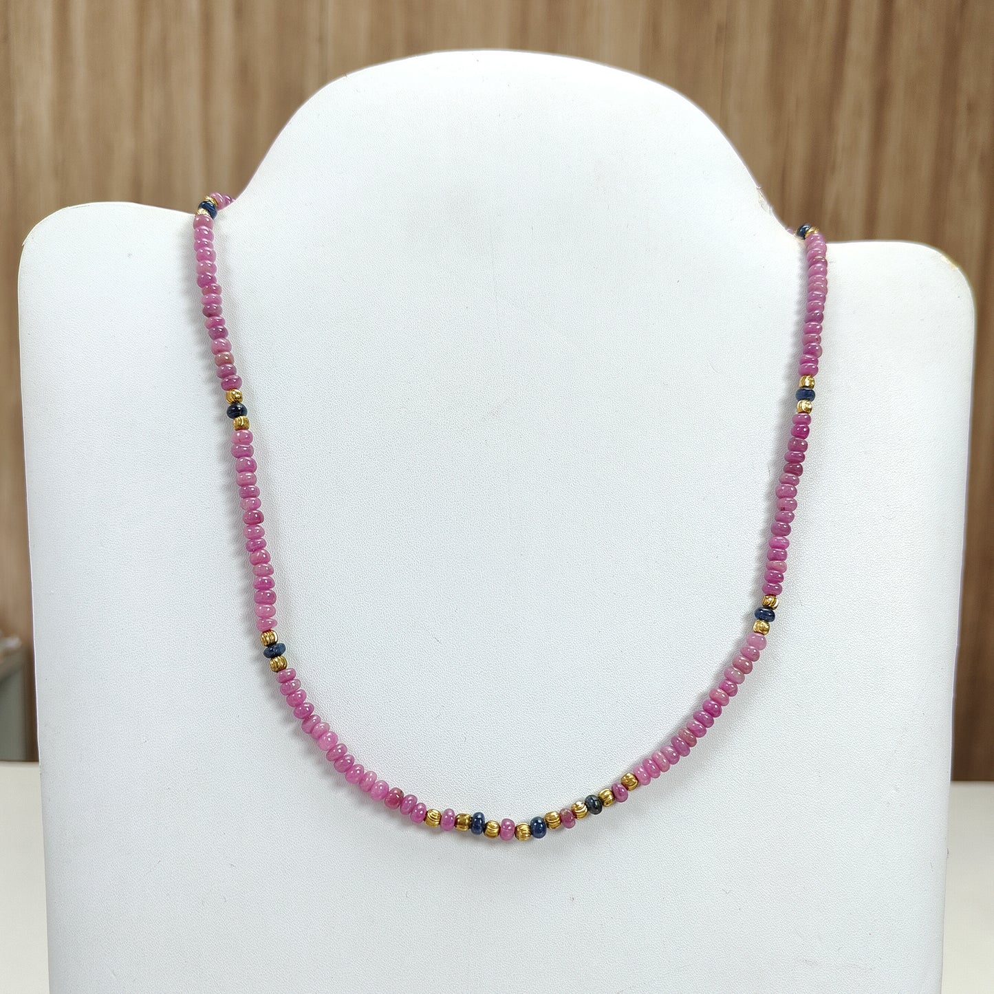 ルビー＆ブルーサファイアのプレーンロンデル真鍮ネックレス