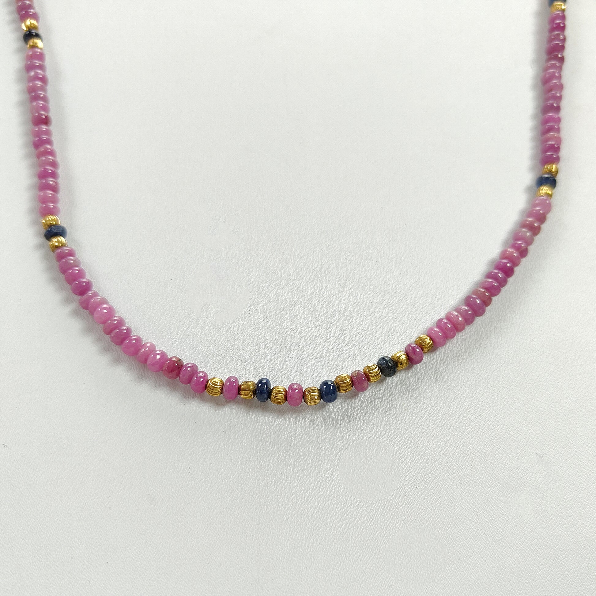 Collana in ottone con rondelle semplici in rubino e zaffiro blu