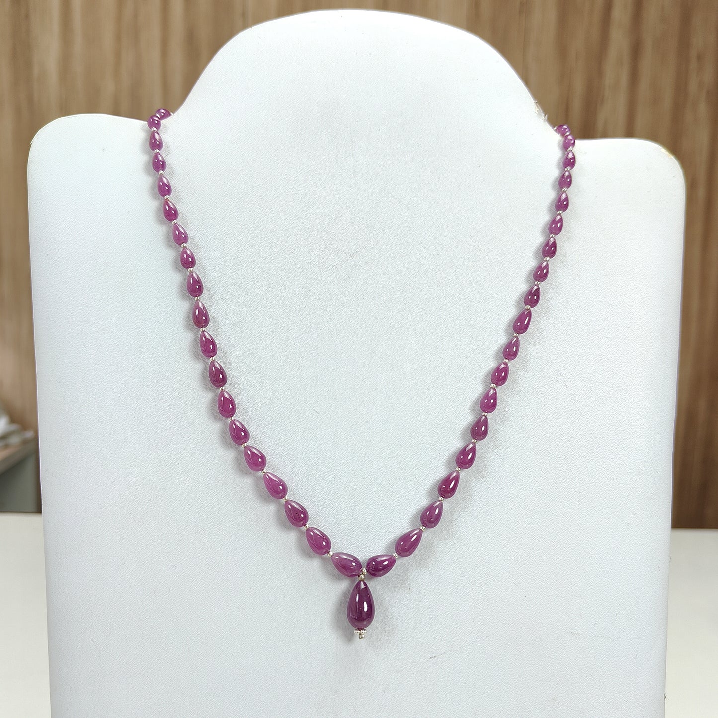 Collana in argento con rubino