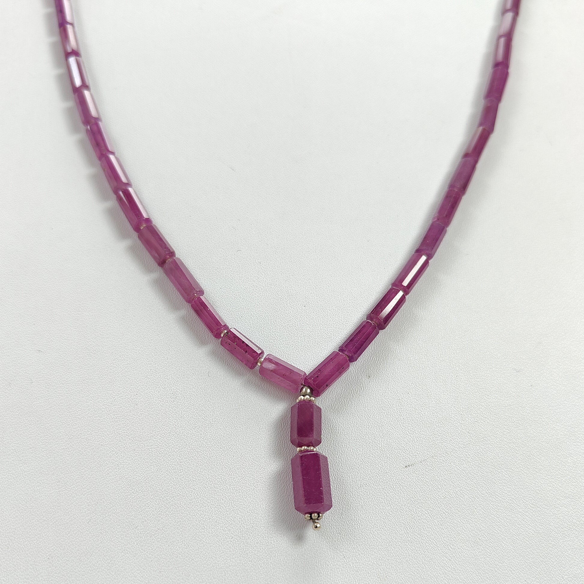 ルビーシルバーネックレス