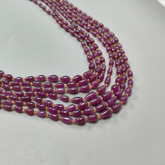 Collana con perle a goccia di rubino