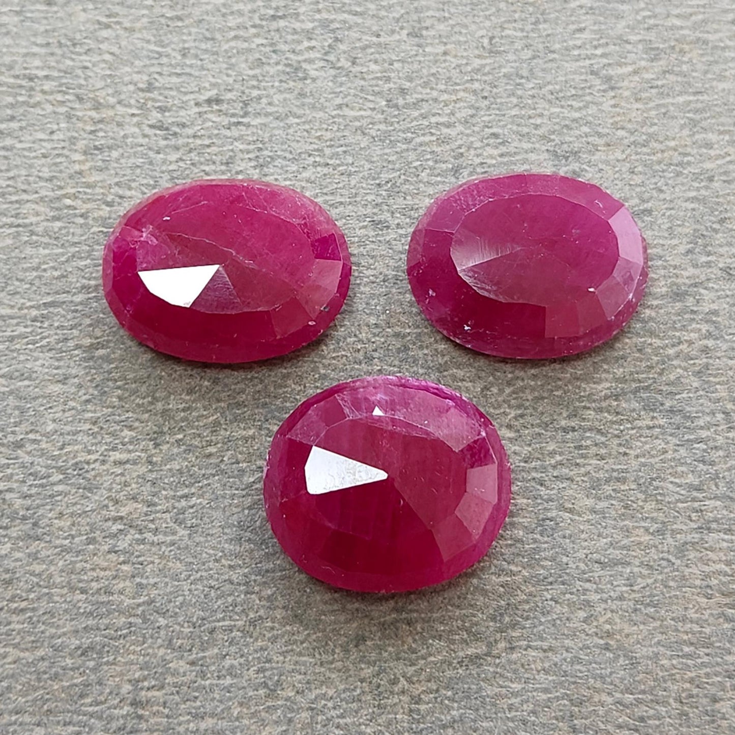 Ruby Gemstone Normal Cut : 21.00cts Natural Untreated Unheated Red Ruby Oval Shape 13*11.5mm - 13.5*10mm 3pcs