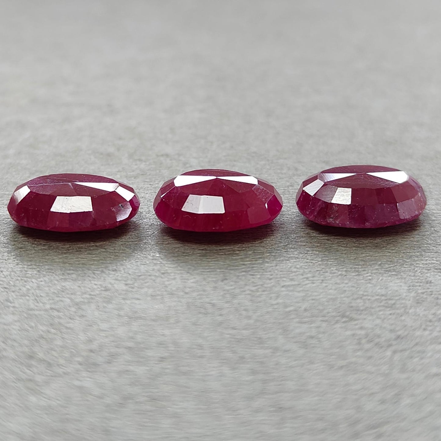 Ruby Gemstone Normal Cut : 21.00cts Natural Untreated Unheated Red Ruby Oval Shape 13*11.5mm - 13.5*10mm 3pcs